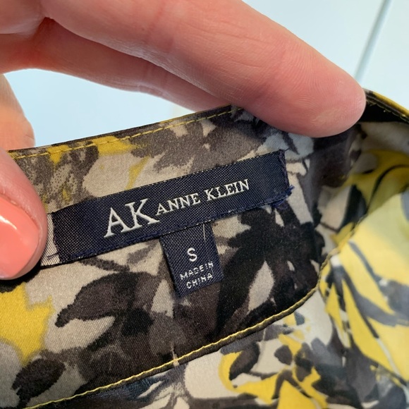 Ann Klein sleeveless blouse - Picture 4 of 6